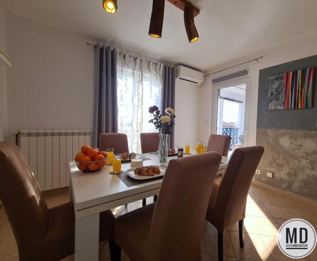 Apartment Valery Pula Exteriör bild